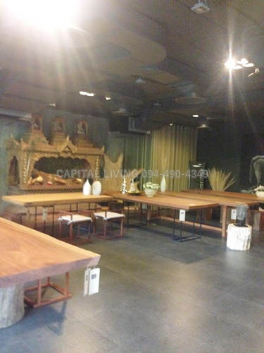 Showroom Near BTS Ekkamai For Rent