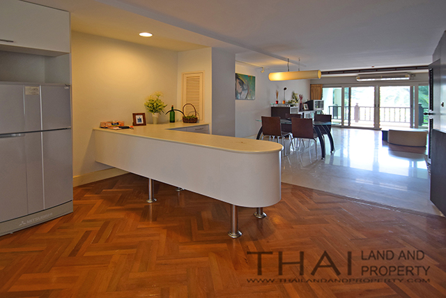  BEACH FRONT CONDO FOR SALE IN HUA HIN ? 12MB