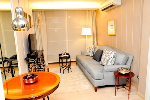Fully Furnished 1 Bedroom Condo for rent VIA 49 (VIP decorations)