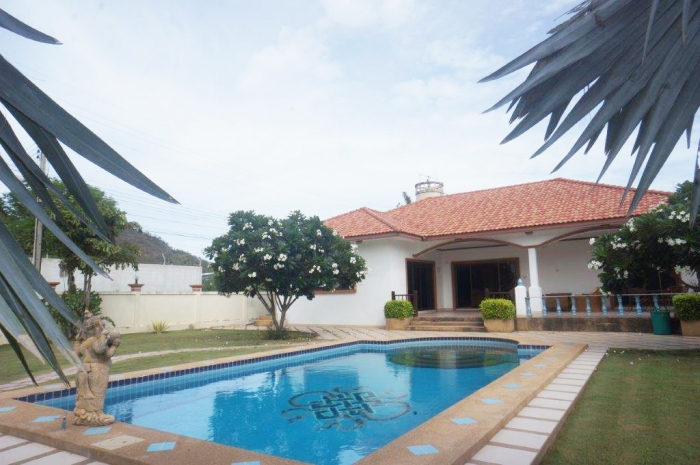 House for rent near Lavallee Hua Hin with private pool