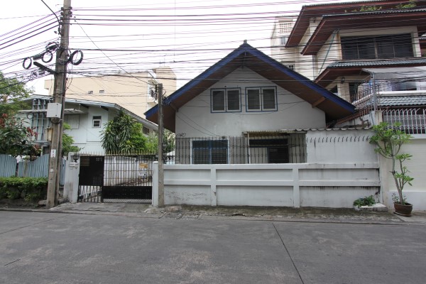 ขายที่ดิน พร้อมบ้าน 2 หลัง รัชดา ซ.17 ใกล้ MRT สุทธิสาร