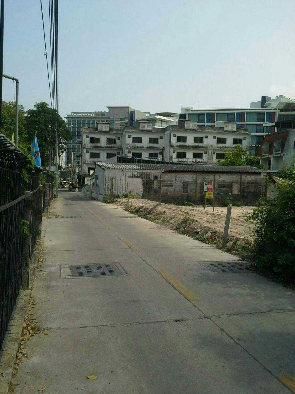 Smaller Land Pattaya Nua-Na Klua closed 2 road in the soi suitable apartment etc..  Land for sale 220 sq.wah Pattaya