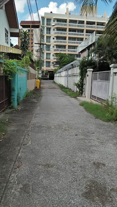 Rent Vacant Land area just 404 sqm. for small office or adapt will be residence Sukhumvit 71