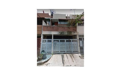 3 storey townhouse for sale in Soi 9, MCOT, near MRT Rama 9 Station.