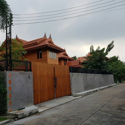 รหัสC1460  ให้เช่าบ้านทรงไทยย่านรังสิตคลอง2 บ้านใหม่บรรยากาศร่มรื่น
