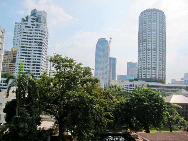 Quattro Thonglor Soi 4 ,5th Floor, 92 Sq.M, for sale with the tenant at Net 22,000,000 Baht