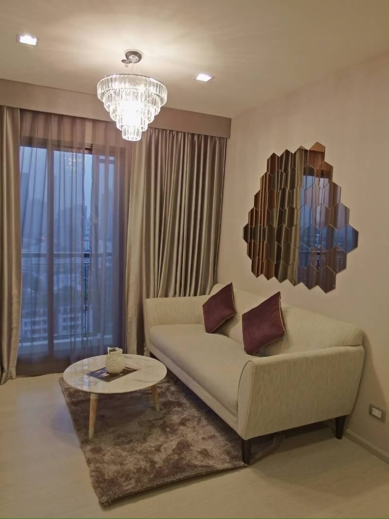 Condo for rent fully furnished corner room view city &pool 