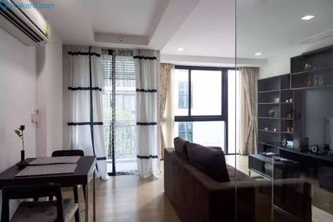 Condo near BTS very quiet. Only 6 units in 1 floor. No noice car noise from the main road.