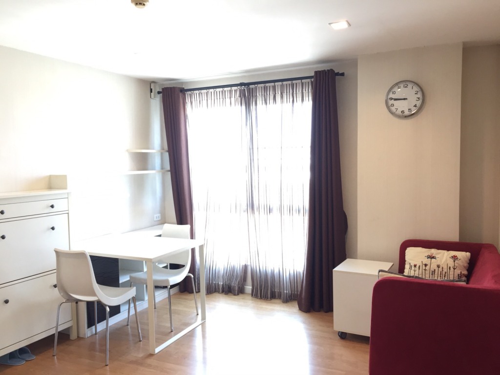 For rent nice condo near to BTS big size lowest price guarantee.