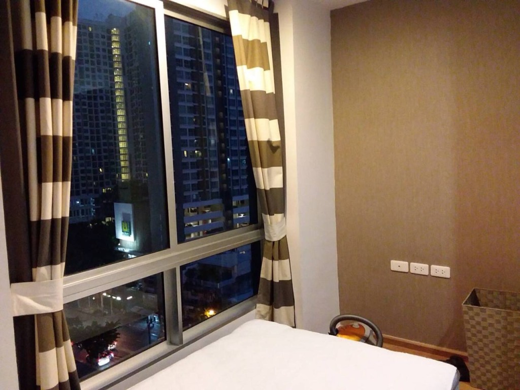 Urgent 2 beds room for rent at The Base condo in Sukhumwit road. Perfect place to stay in Bangkok.
