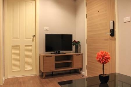 For rent condo near to BTS udomsuk only 8,500 bath full furnished.