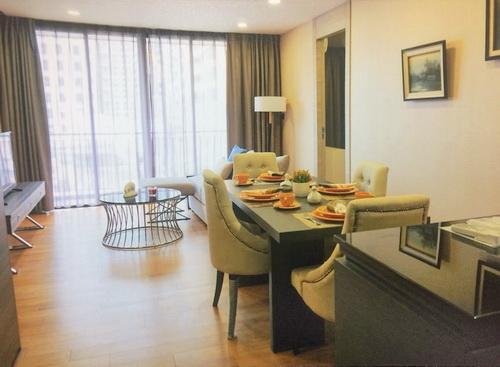 Klass langsuan Condominium  Soi langsuan / bts chitlom   2 bedrooms 2 bathrooms, 72 Sq.m. Fully furnished.  Mid floor.   Rent : Baht 65,000/month   Fa