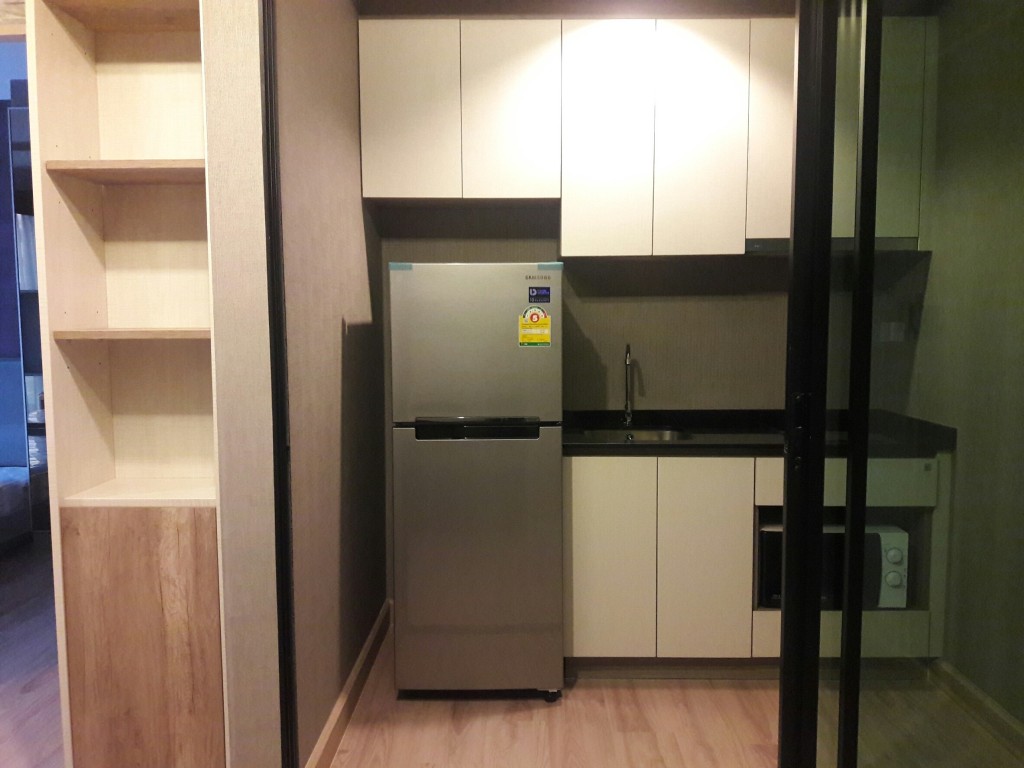 For Rent 1 bed Ready to move in at sukhumvit 62/1 New room . The owner never stay