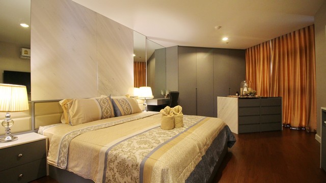 For Sale BELLE GRAND RAMA 9 Duplex at Tower D1, on floor 41, 180 sq.m., 3bedrooms, 3bathrooms.