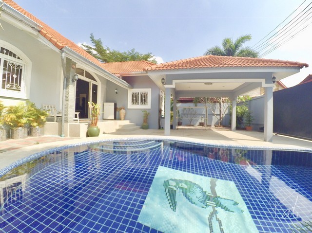 House with swimming pool for rent south pattaya  close to walking street 3 kilometer rent 50,000 baht per moth 