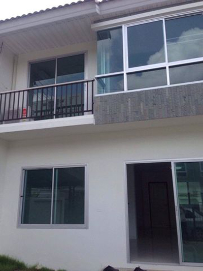 MT-0144 - Town house for rent with 3 bedrooms, 2 bathrooms, 1 kitchen, 1 car park.